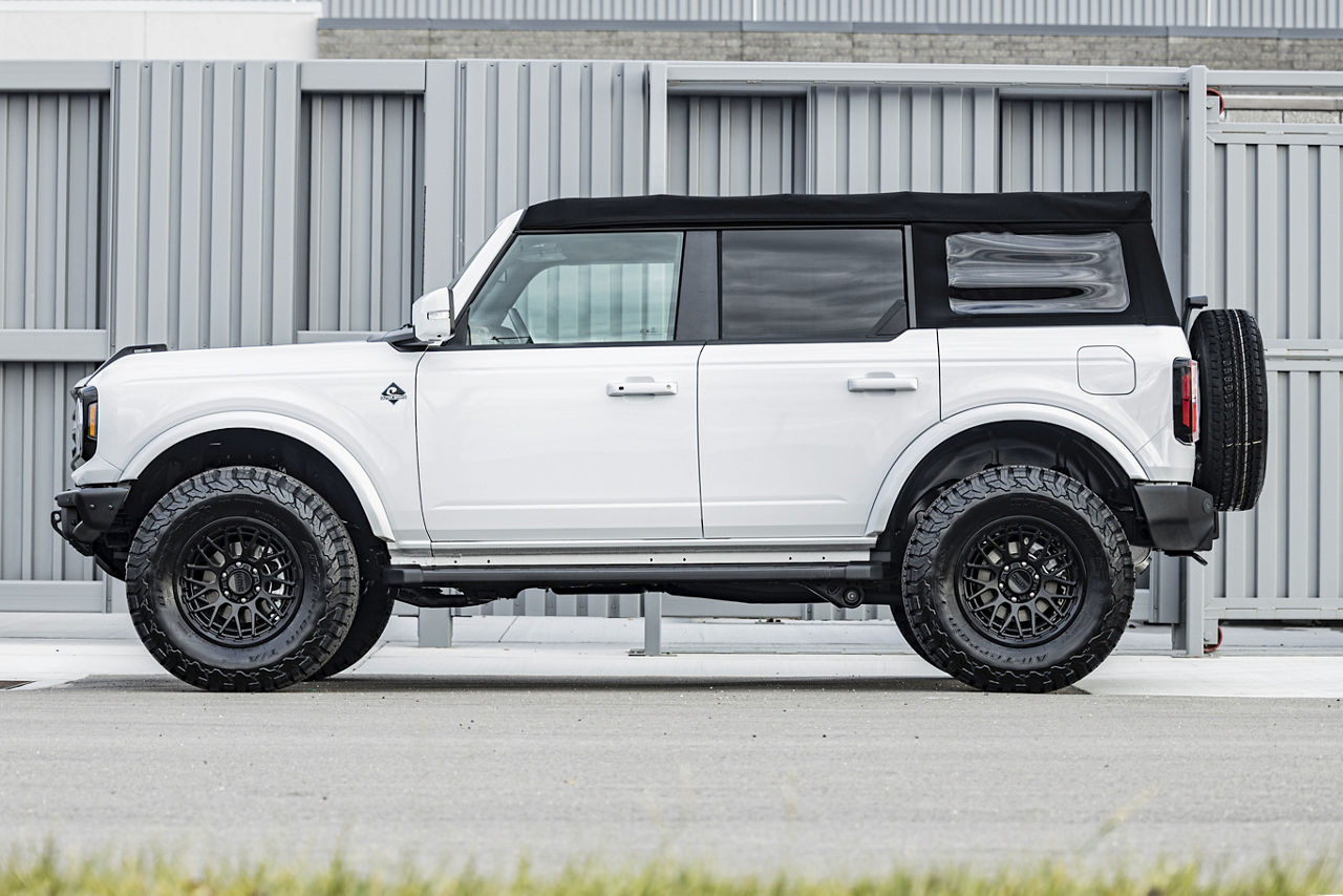2021 Ford Bronco Outer Banks - KMC TECHNIC - Black | KMC Wheels